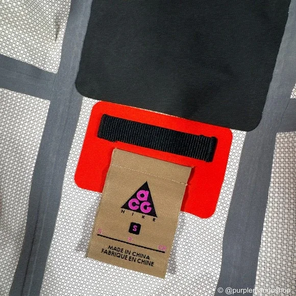 NIKE ACG 2.5L Packable Rain JacketHabanero Red/Lotus PinkMen'sSMALL